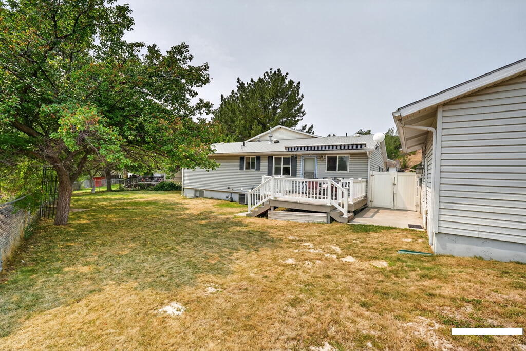 1015 Park Lane Property Photo 27