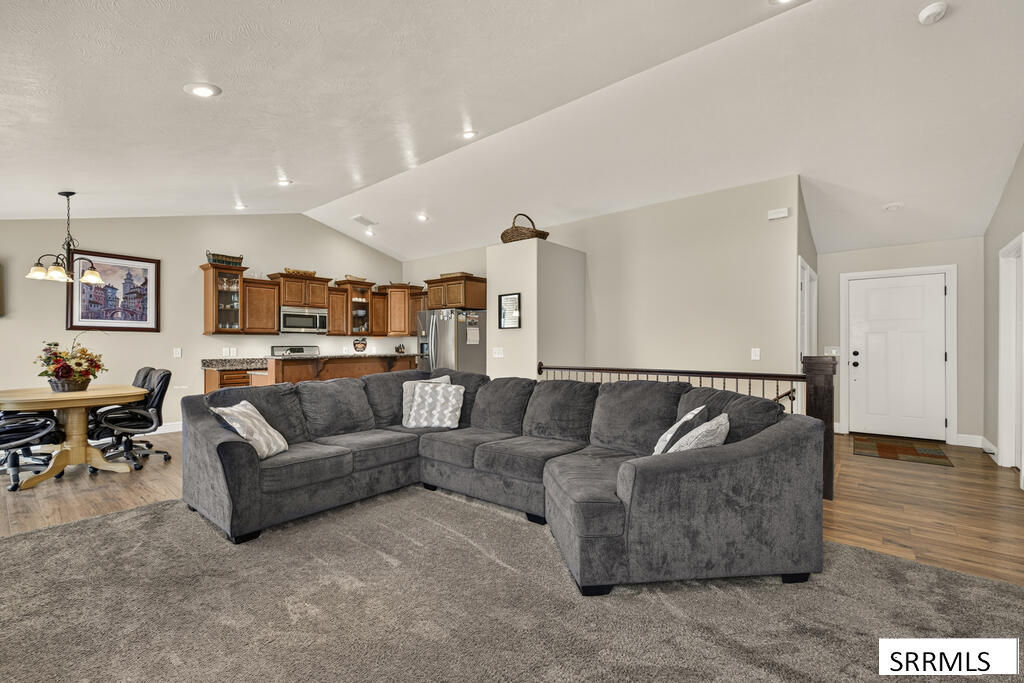 127 N 4010 E Property Photo 4