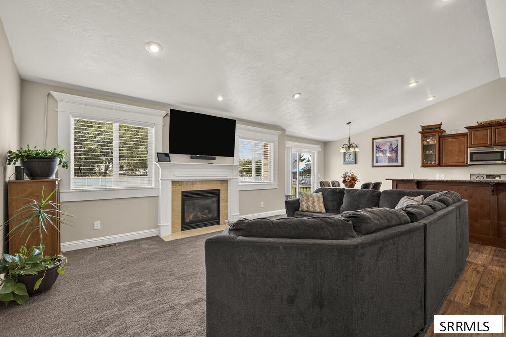 127 N 4010 E Property Photo 5