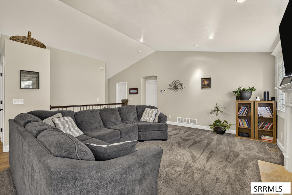 127 N 4010 E Property Photo 6