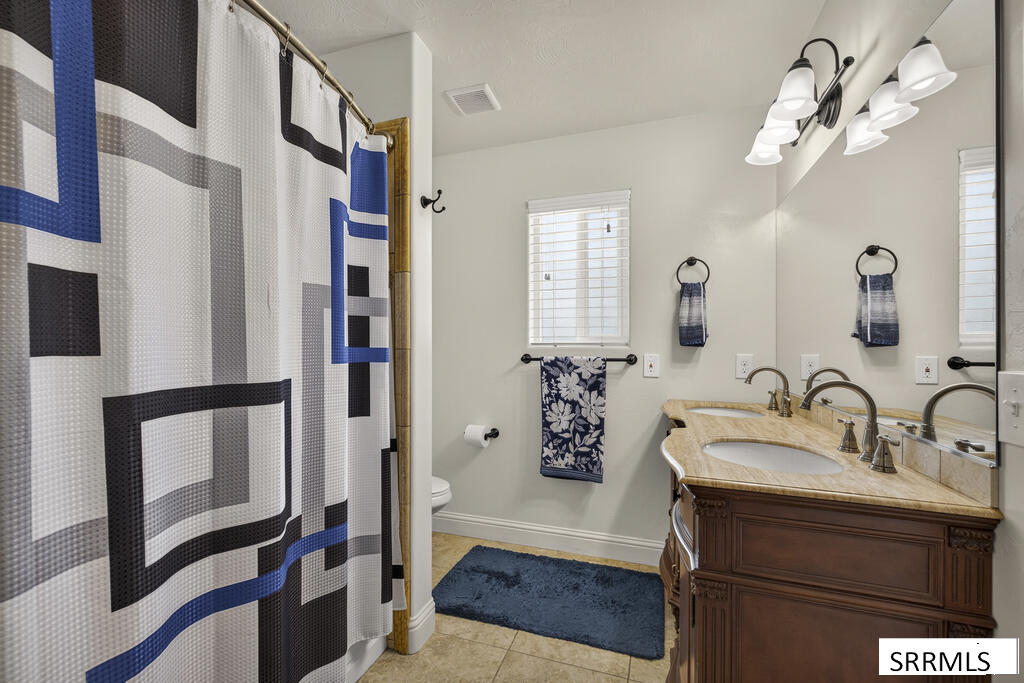 127 N 4010 E Property Photo 11