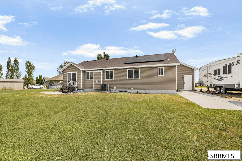 127 N 4010 E Property Photo 23