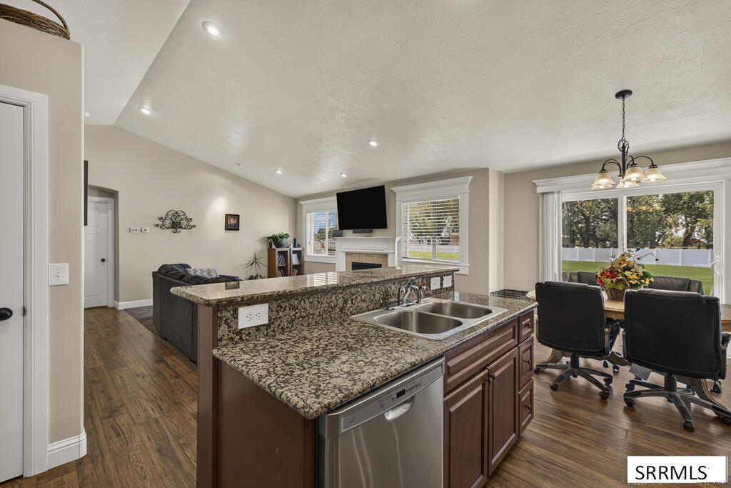 127 N 4010 E Property Photo 28