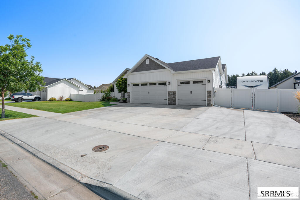 579 Periska Way Property Photo 2