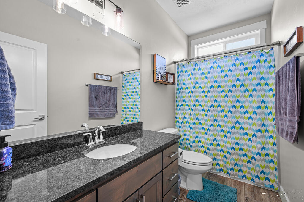 579 Periska Way Property Photo 32