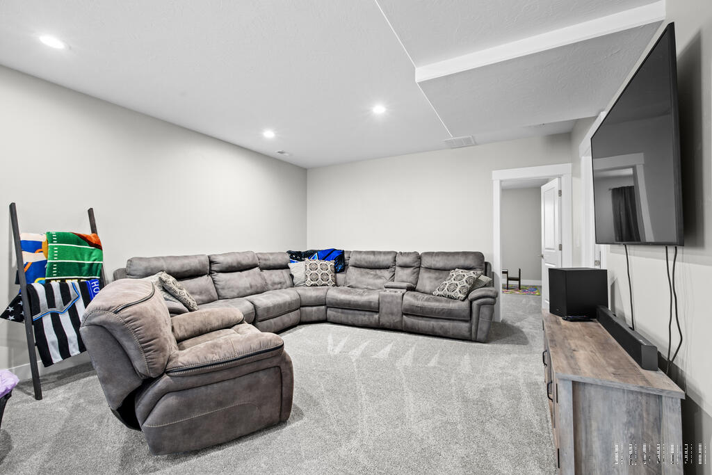 579 Periska Way Property Photo 33