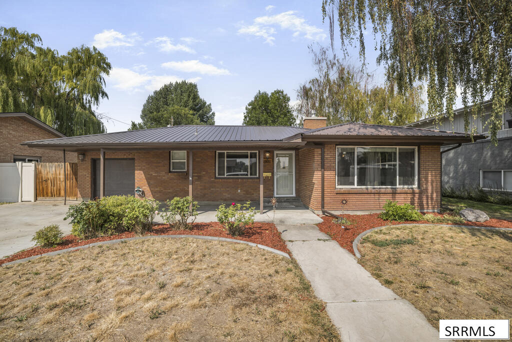 763 Grace Avenue Property Photo 1