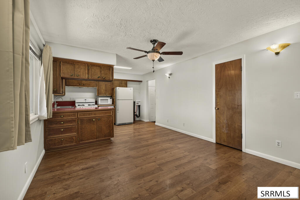 763 Grace Avenue Property Photo 6