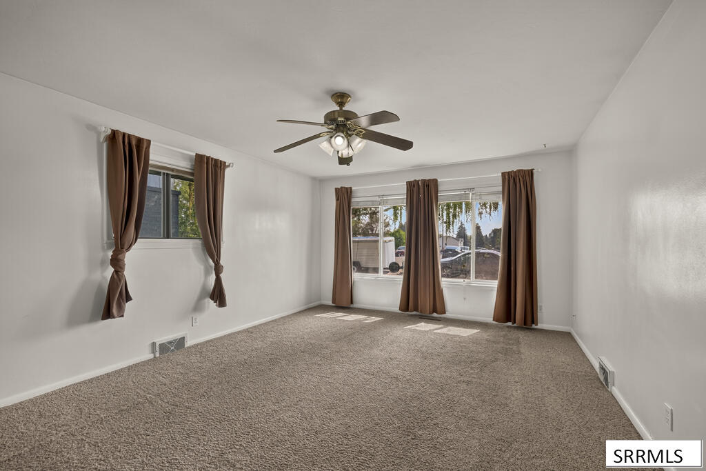 763 Grace Avenue Property Photo 9