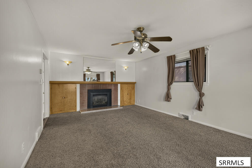 763 Grace Avenue Property Photo 10