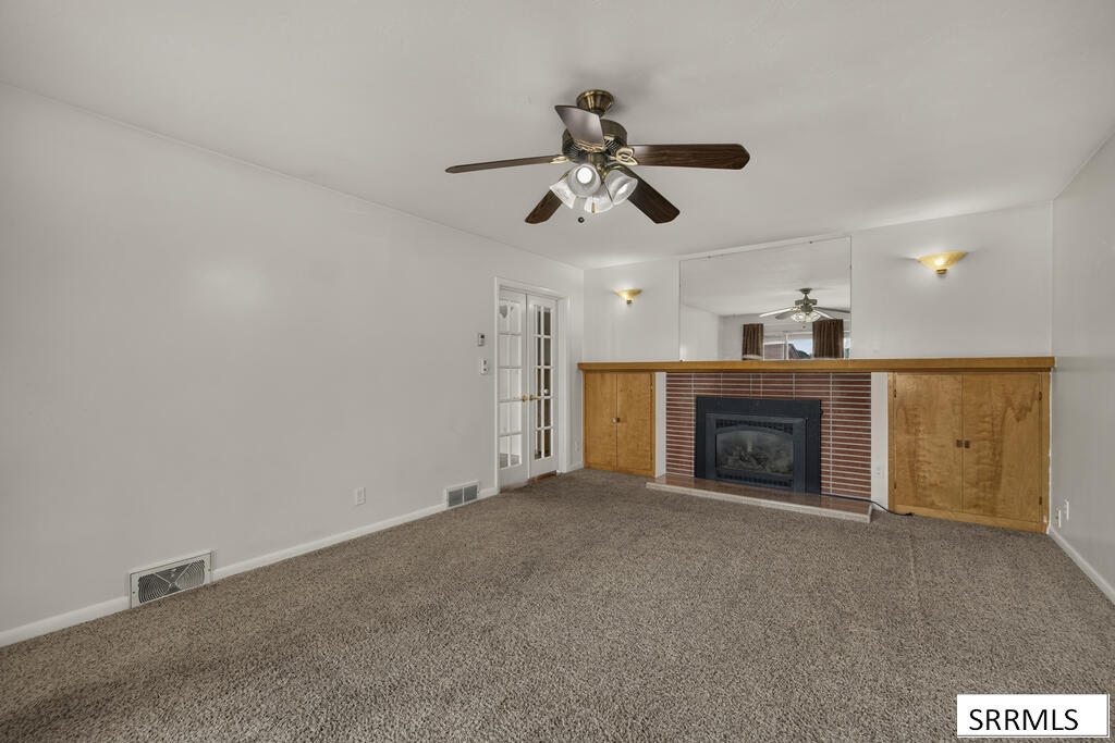 763 Grace Avenue Property Photo 11