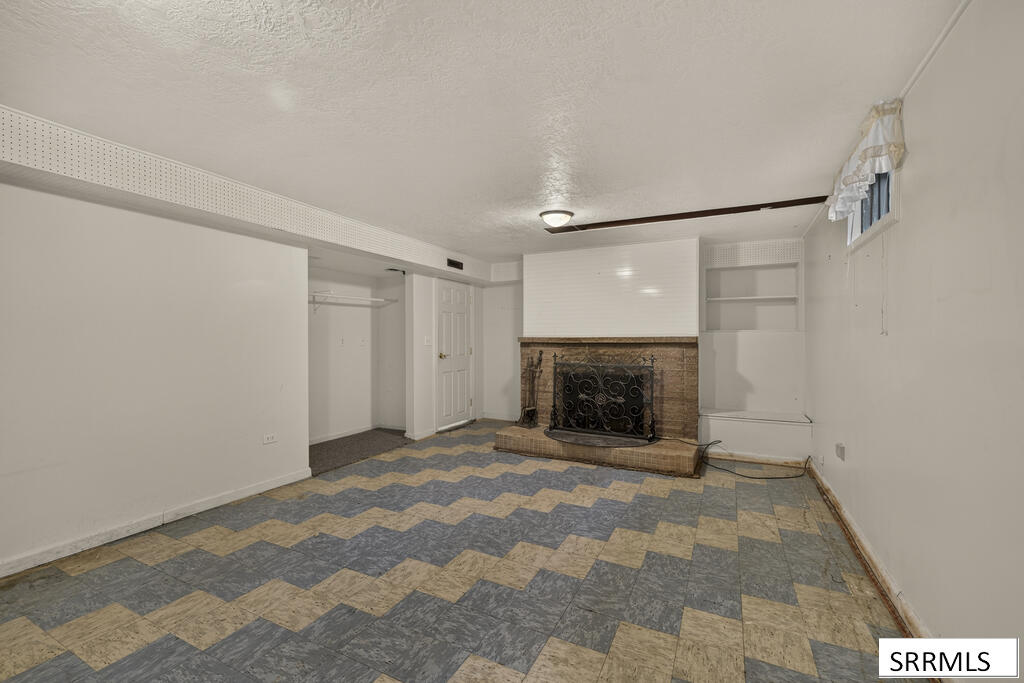 763 Grace Avenue Property Photo 17