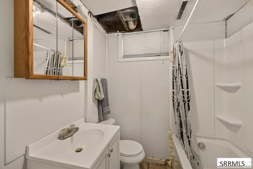 763 Grace Avenue Property Photo 20
