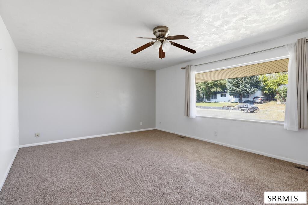 660 Garfield Property Photo 3