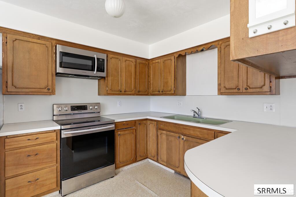 660 Garfield Property Photo 8