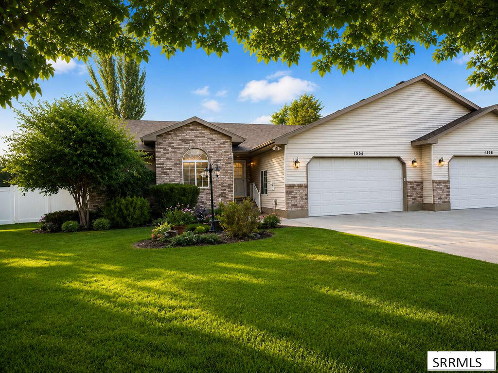 3826 Silverwood Circle Property Photo 1