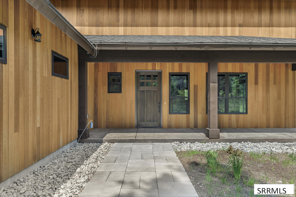 1527 Shadow Run Property Photo 11