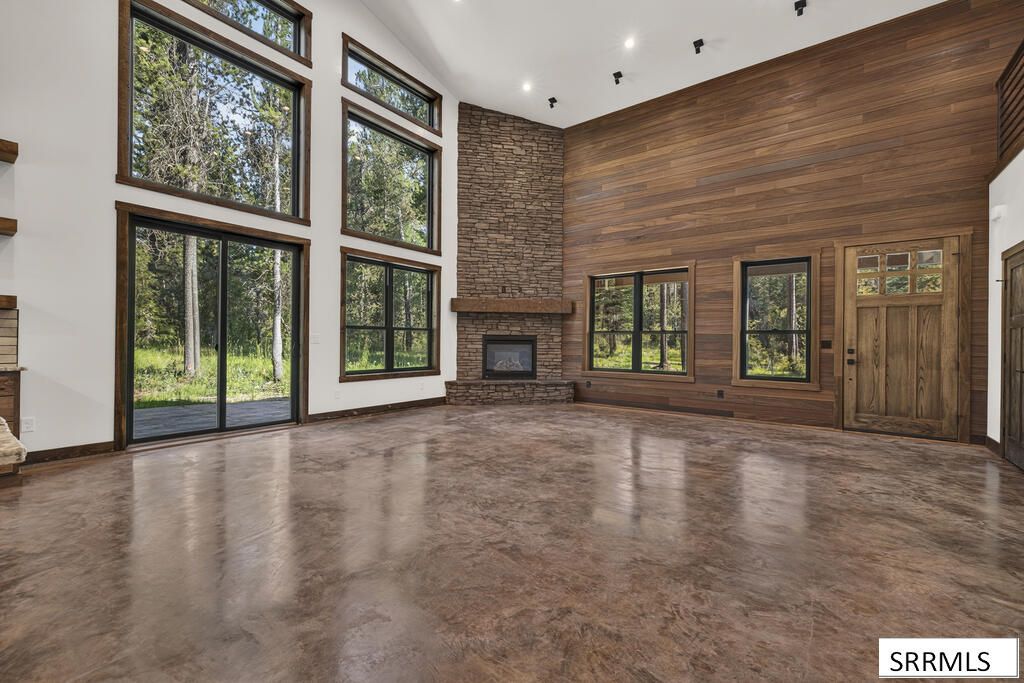 1527 Shadow Run Property Photo 13