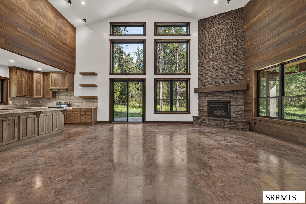 1527 Shadow Run Property Photo 14