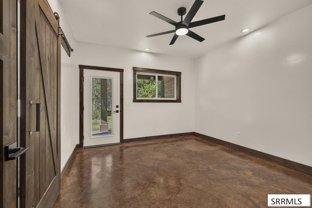 1527 Shadow Run Property Photo 25