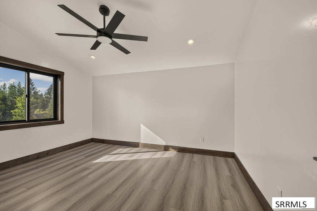 1527 Shadow Run Property Photo 30