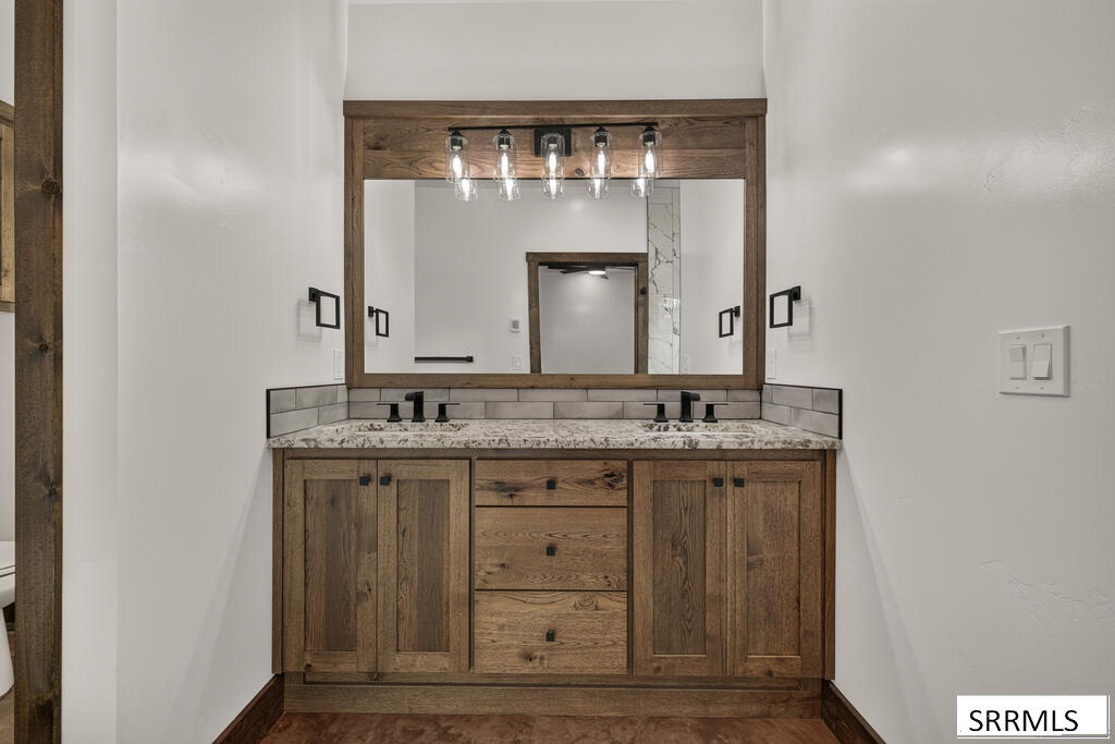 1527 Shadow Run Property Photo 38