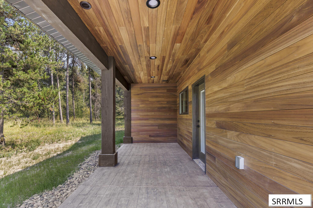 1527 Shadow Run Property Photo 44