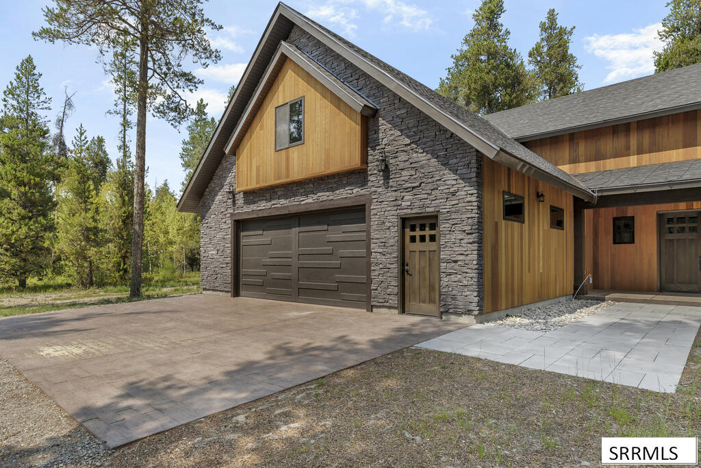 1527 Shadow Run Property Photo 46