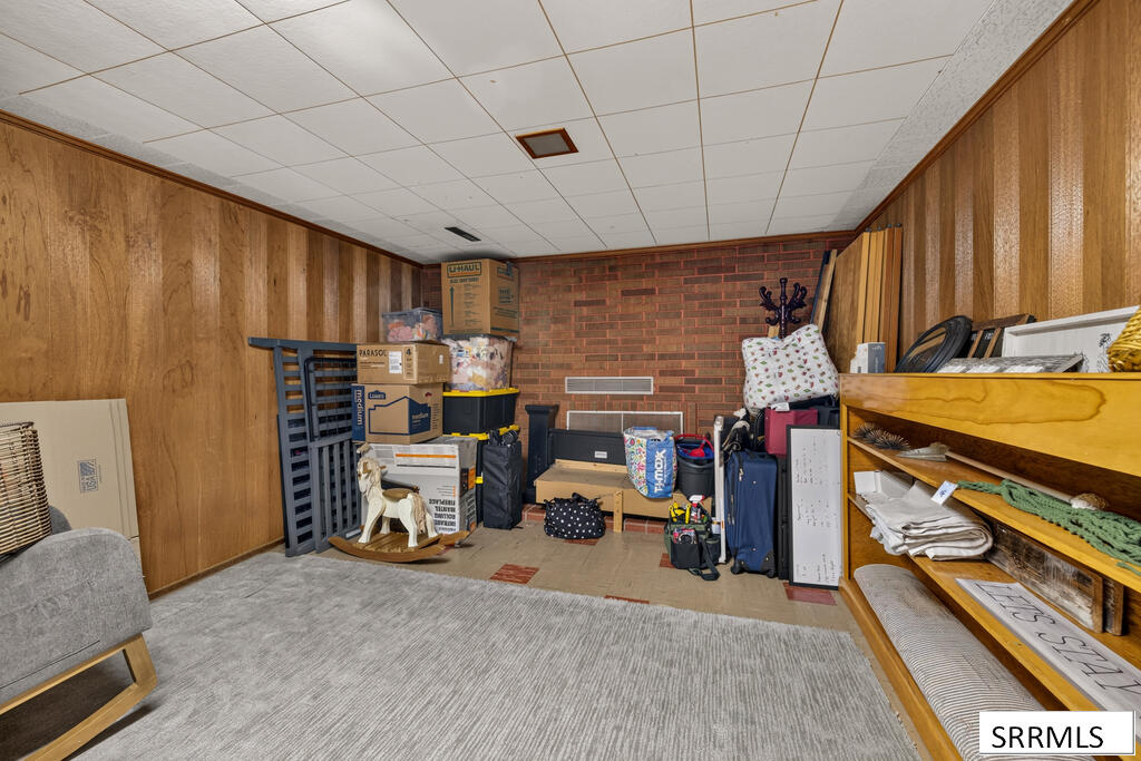 631 Holley Street Property Photo 31