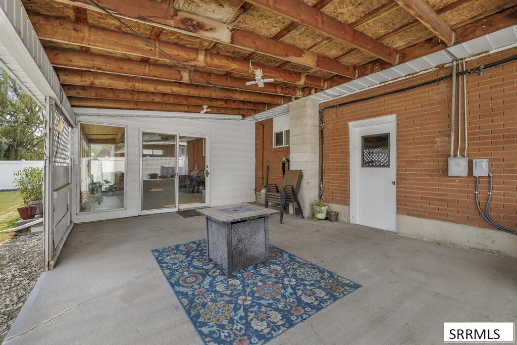 631 Holley Street Property Photo 33