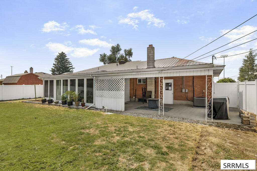 631 Holley Street Property Photo 35
