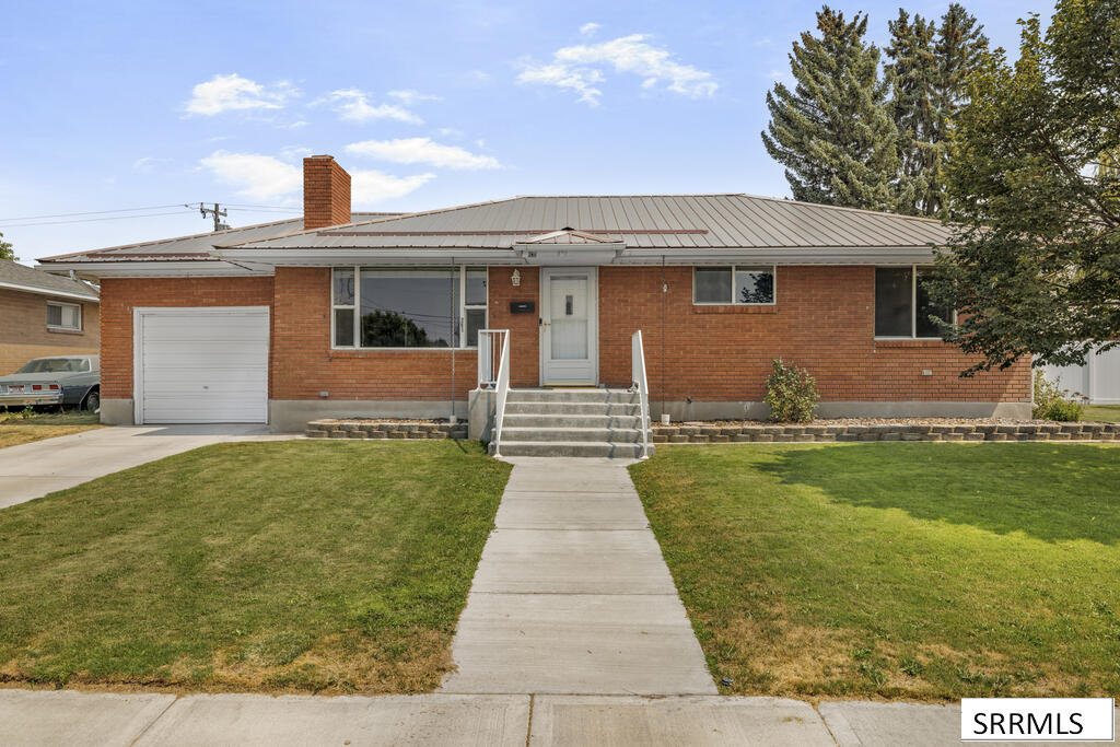 631 Holley Street Property Photo 43