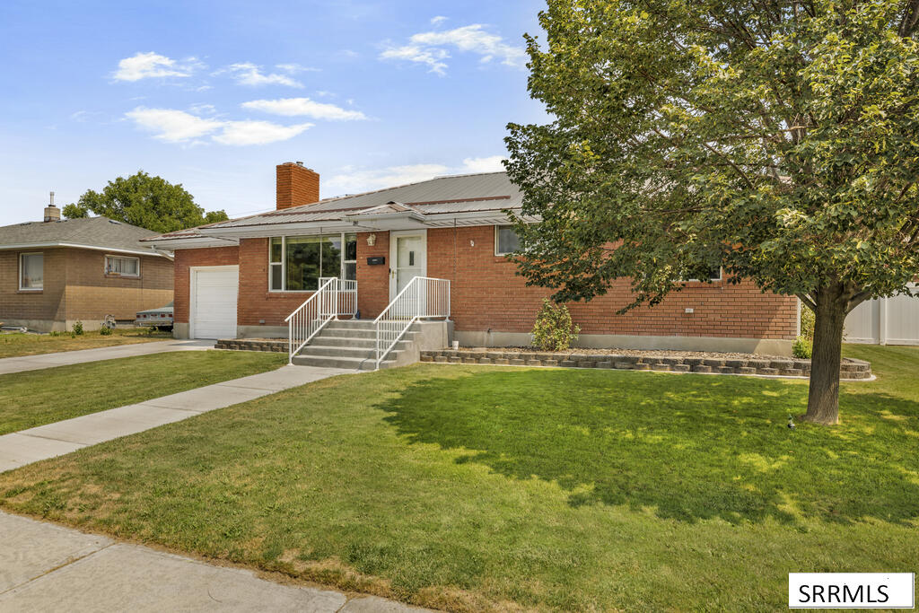 631 Holley Street Property Photo 44