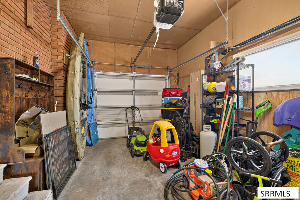631 Holley Street Property Photo 46
