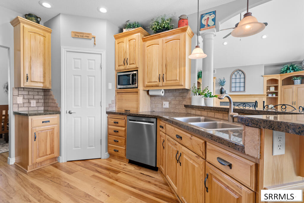 1033 N 1200 E Property Photo 19