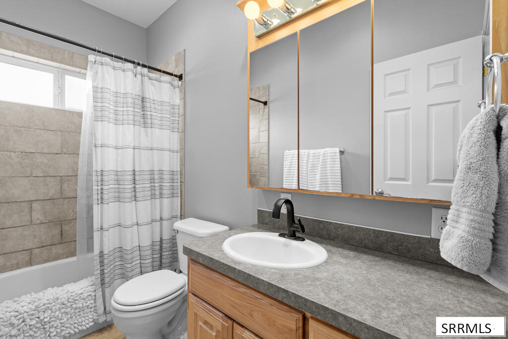 1033 N 1200 E Property Photo 35