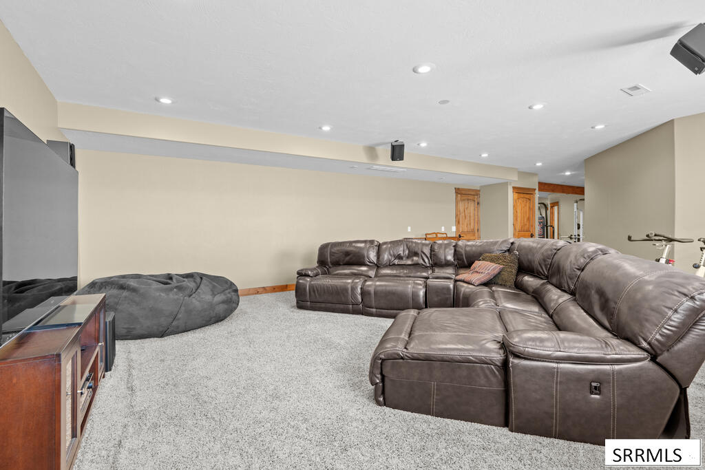 1033 N 1200 E Property Photo 40
