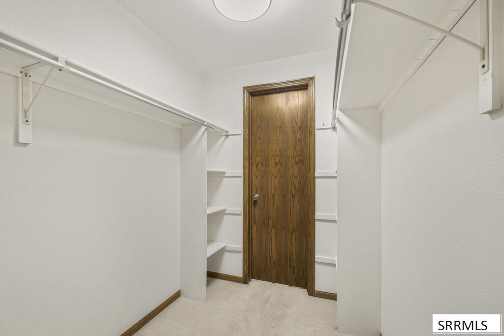 2424 S St Clair Avenue Property Photo 24