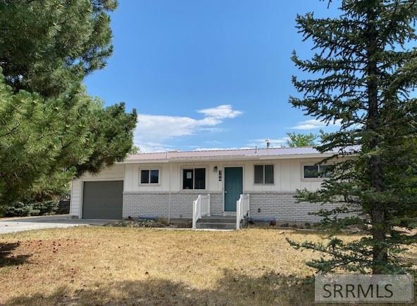700 Robins Avenue Property Photo 1