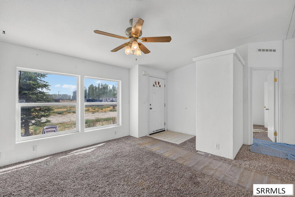 65 N 4700 E Property Photo 4