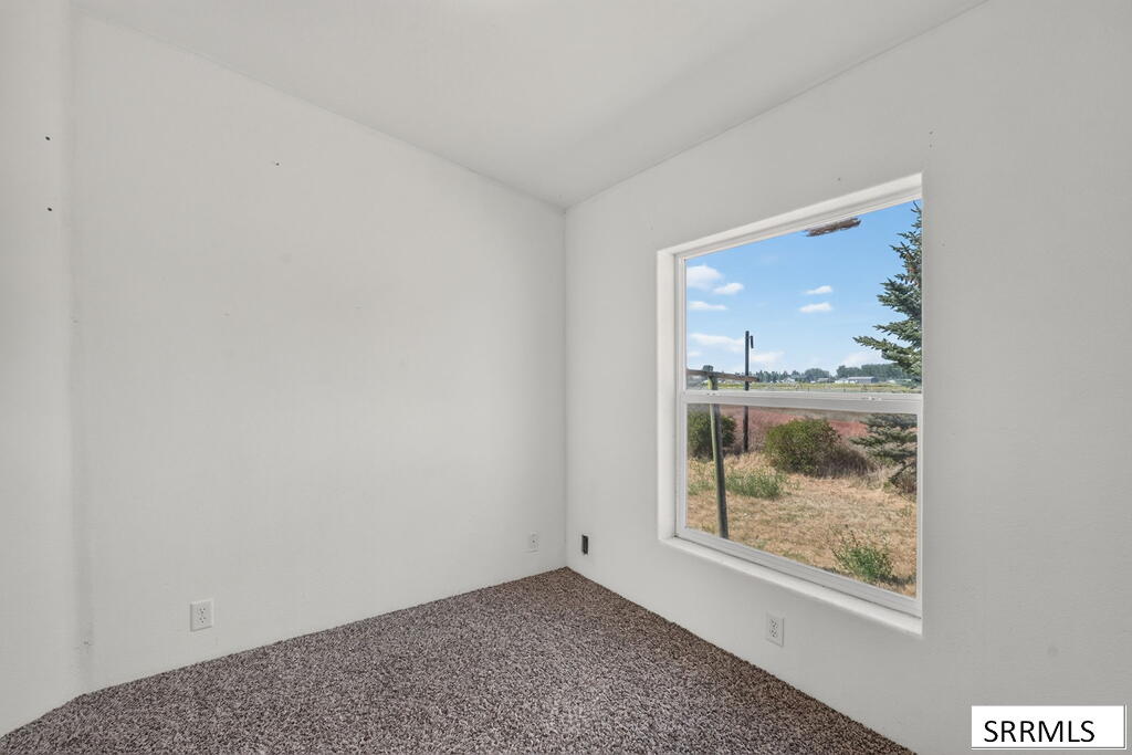 65 N 4700 E Property Photo 11