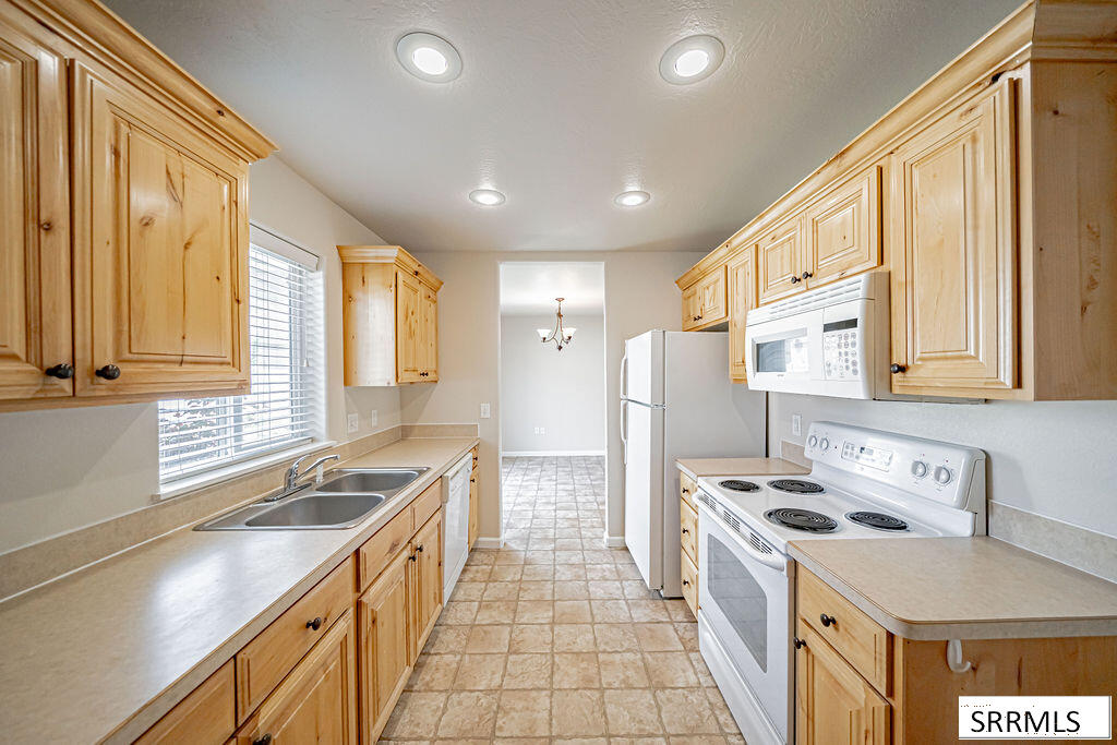 1557 Bullpen Way Property Photo 8