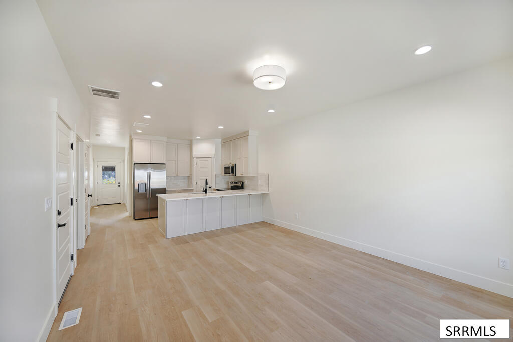 1362 Gary Drive Property Photo 2