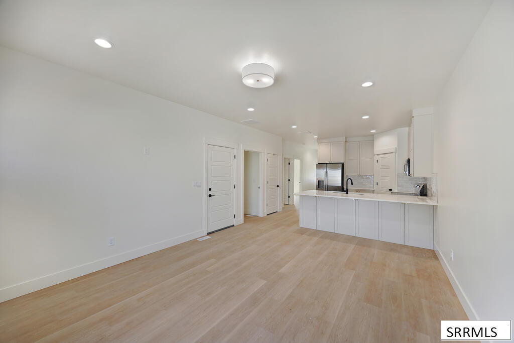 1362 Gary Drive Property Photo 3