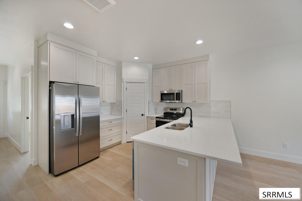 1362 Gary Drive Property Photo 4