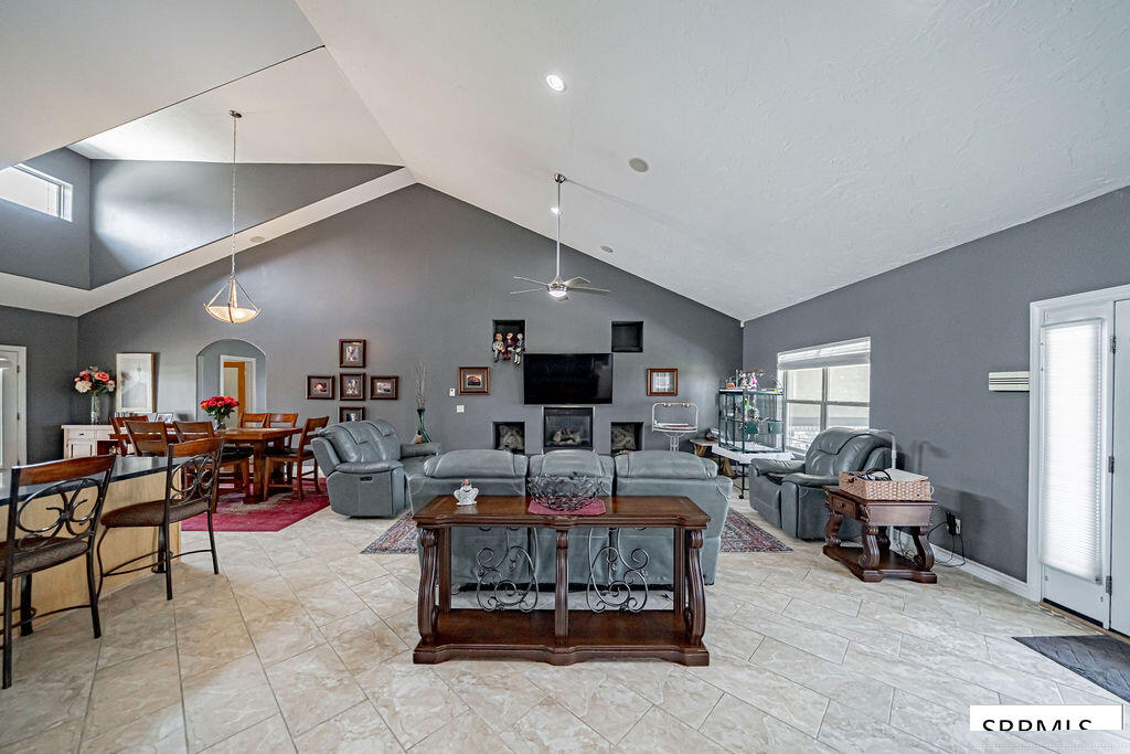 8065 S Blackhawk Drive Property Photo 10