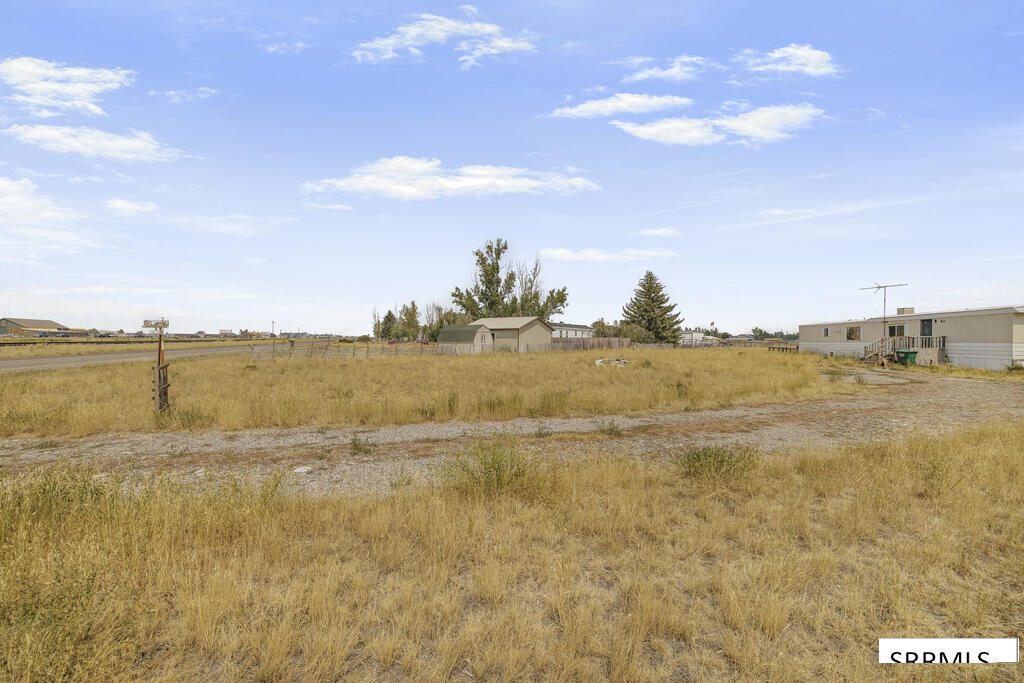 90 N Yellowstone Hwy Property Photo 3