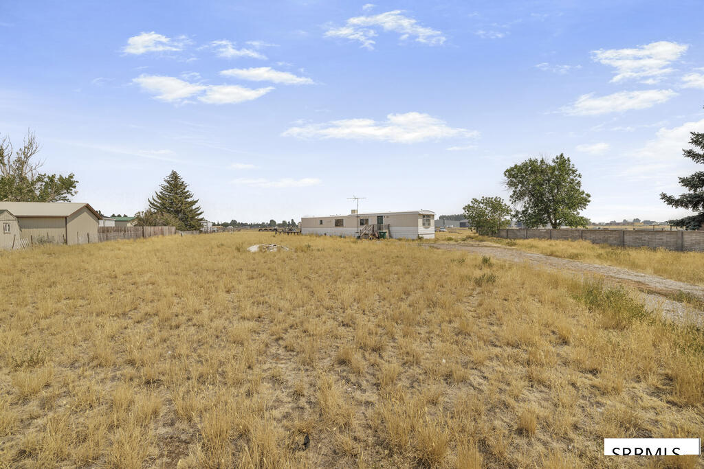 90 N Yellowstone Hwy Property Photo 4