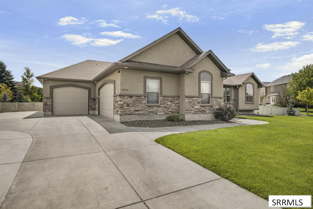 5970 Pheasant Drive Property Photo 4