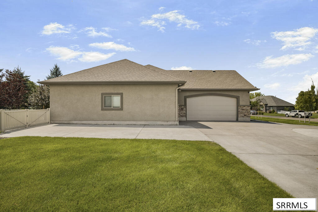 5970 Pheasant Drive Property Photo 5